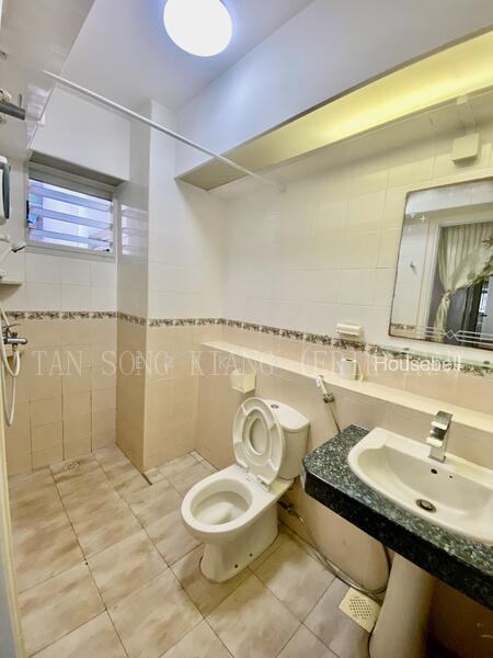 387 Bukit Batok West Avenue 5, S$ 4,200 (最低价格) /月, 1,270 sqft, 组屋 - 5 Premium