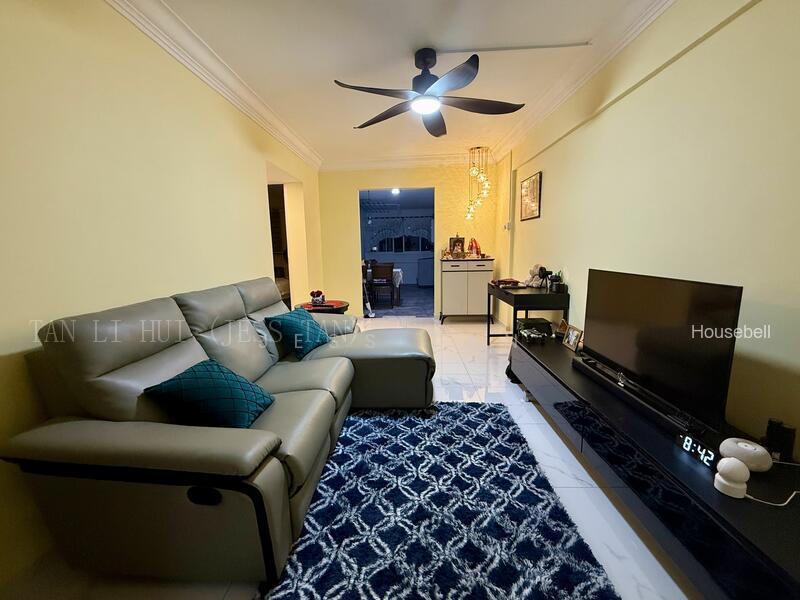 135 Bukit Batok West Avenue 6, S$ 700 /月, 组屋 - 3 A