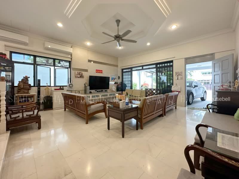 ★ 3 Storey Corner-Terrace ★ Create your dream home to fit your lifestyle perfectly! ★, S$ 6,780,000 (可协商价格), 4,200 sqft, 有地 - Corner Terrace