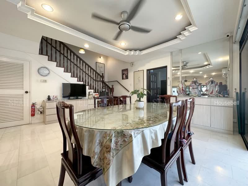 ★ 3 Storey Corner-Terrace ★ Create your dream home to fit your lifestyle perfectly! ★, S$ 6,780,000 (可协商价格), 4,200 sqft, 有地 - Corner Terrace