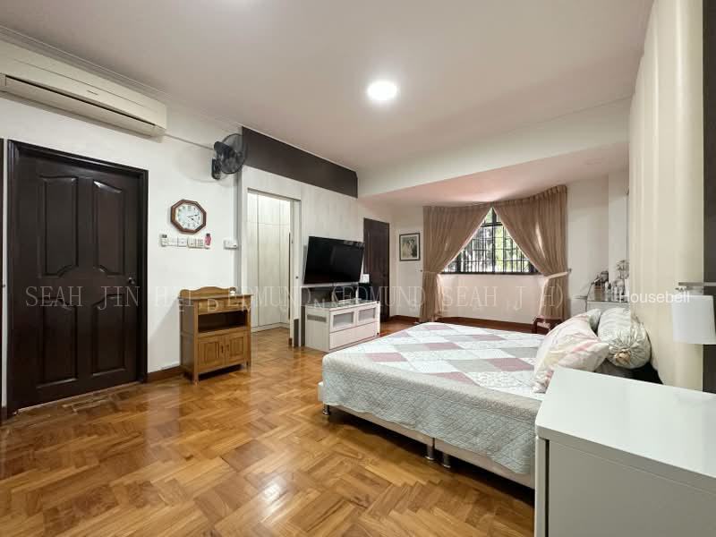 ★ 3 Storey Corner-Terrace ★ Create your dream home to fit your lifestyle perfectly! ★, S$ 6,780,000 (可协商价格), 4,200 sqft, 有地 - Corner Terrace