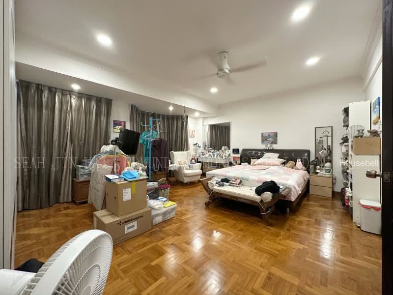 ★ 3 Storey Corner-Terrace ★ Create your dream home to fit your lifestyle perfectly! ★, S$ 6,780,000 (可协商价格), 4,200 sqft, 有地 - Corner Terrace