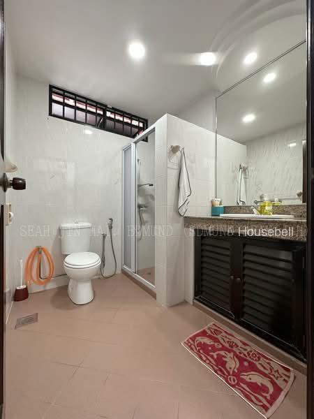 ★ 3 Storey Corner-Terrace ★ Create your dream home to fit your lifestyle perfectly! ★, S$ 6,780,000 (可协商价格), 4,200 sqft, 有地 - Corner Terrace