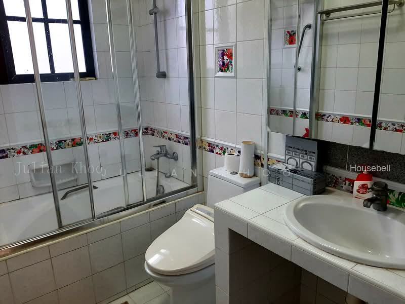 No Owner! Spacious Room, Near Siglap, S$ 1,750 /月, 有地 - Bungalow House