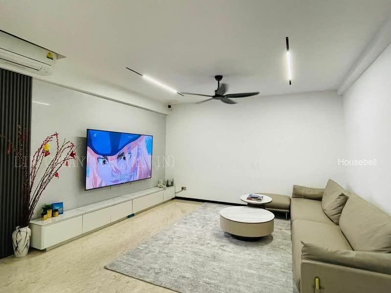 Newly renovated, 500m to MRT, 12m wide frontage