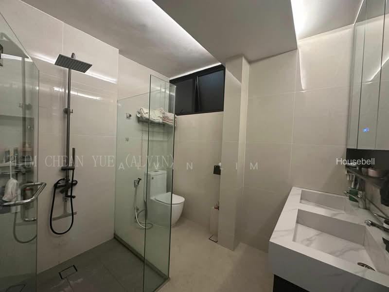 Newly renovated, 500m to MRT, 12m wide frontage, S$ 7,500,000 (可协商价格), 3,000 sqft, 有地 - Semi-Detached House