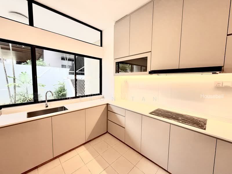 Coronation Road, S$ 18,000 (最低价格) /月, 3,300 sqft, 有地 - Semi-Detached House