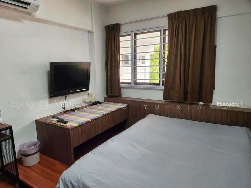 327 Ang Mo Kio Avenue 3, S$ 1,200 (可协商价格) /月, 150 sqft, 组屋 - 4 NG