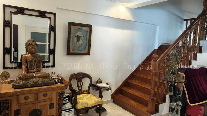 717 Bedok Reservoir Road, S$ 950,000 (Negotiable), 1,507 sqft, HDB - Executive Maisonette