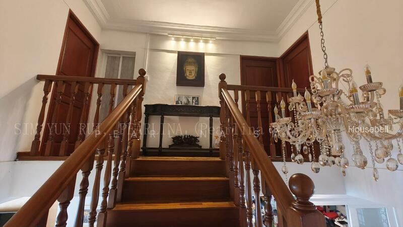 717 Bedok Reservoir Road, S$ 950,000 (Negotiable), 1,507 sqft, HDB - Executive Maisonette