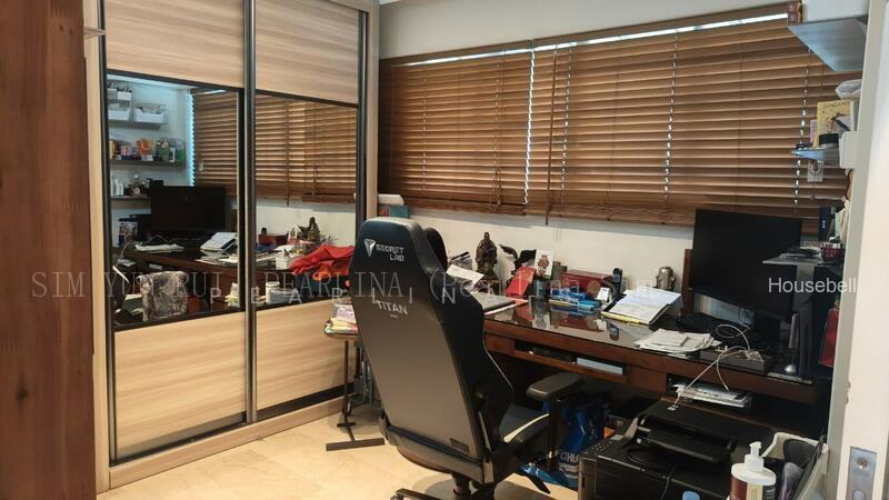 717 Bedok Reservoir Road, S$ 950,000 (Negotiable), 1,507 sqft, HDB - Executive Maisonette