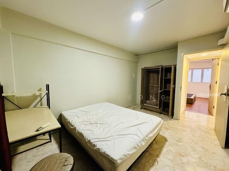 236 Jurong East Street 21(2)