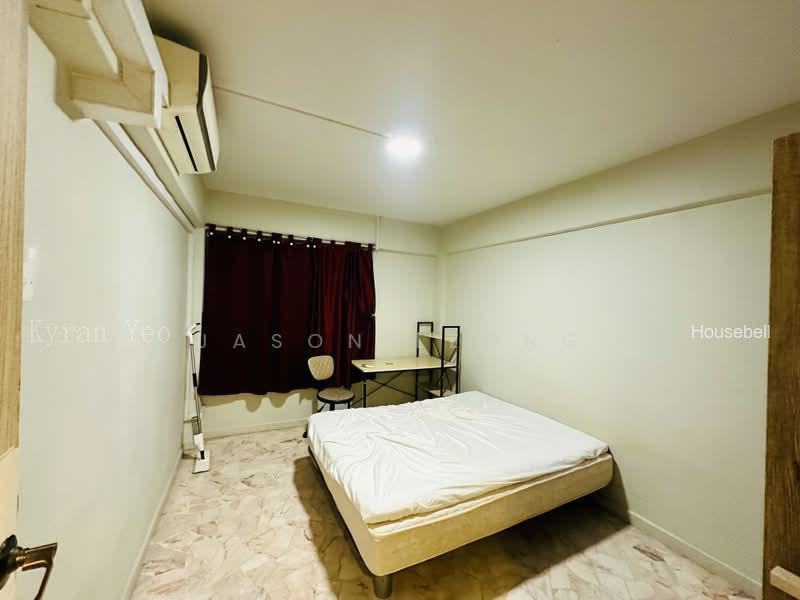 236 Jurong East Street 21(3)