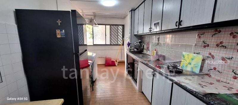 229 Serangoon Avenue 4(4)