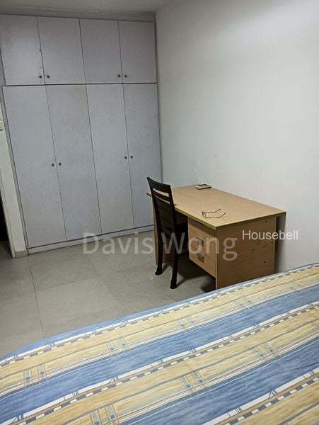 325 Hougang Avenue 7(1)