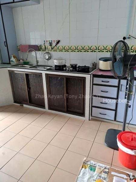 712 Jurong West Street 71(2)