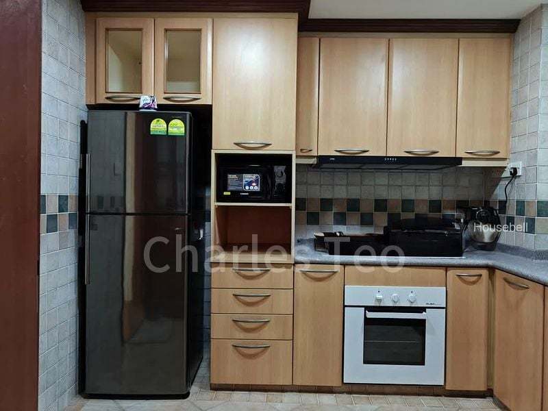Emerald Garden, S$ 2,000 /mo, 120 sqft, Condos - Condominium