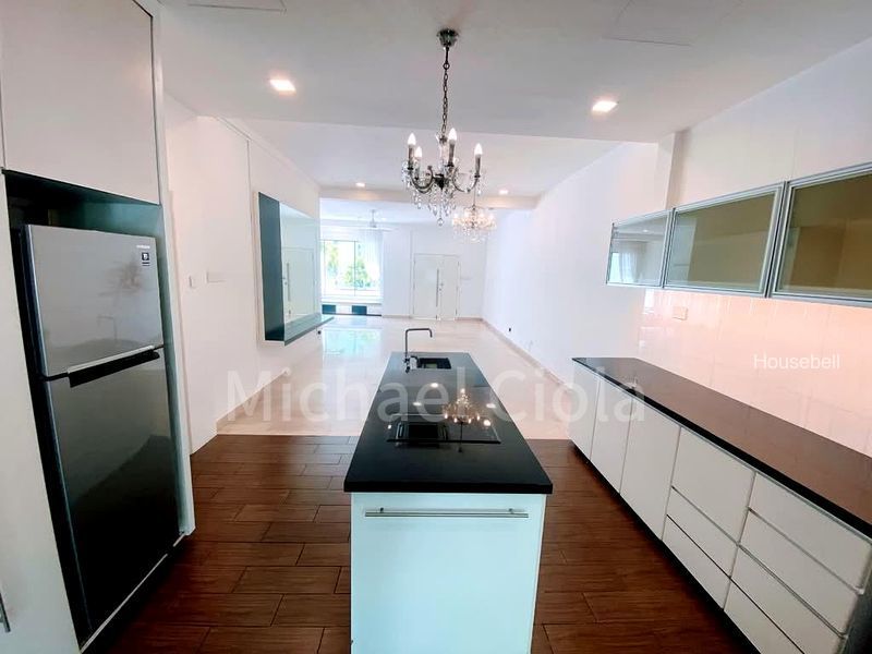 6 Bed Terraced House (Landed) for Rent in  La Suisse, S$ 10,000 /月, 4,300 sqft, 有地 - Terraced House