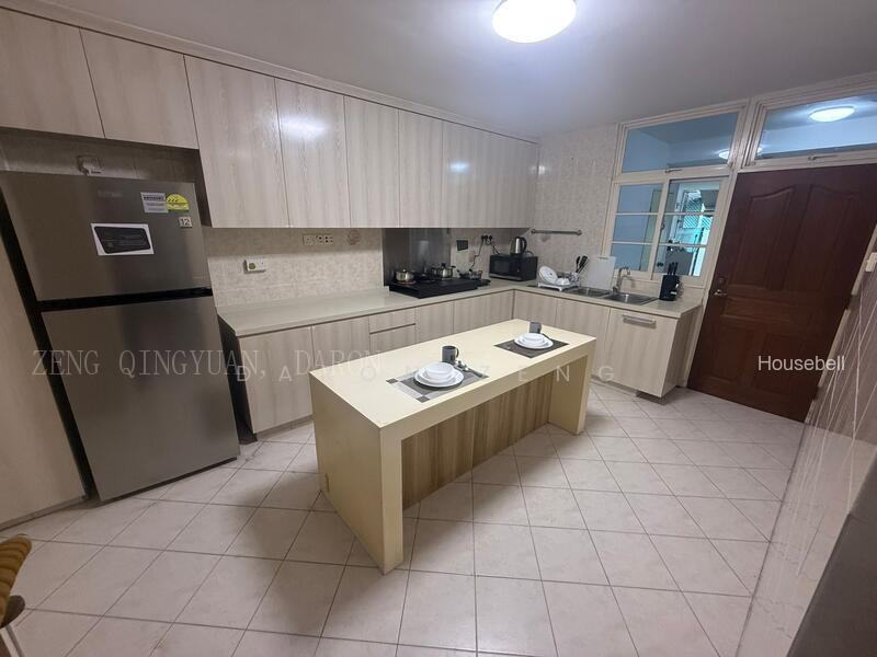 Multiple Rooms for Rent Near NUS/Pasir Panjang, S$ 1,950 (可协商价格) /月, 150 sqft, 有地 - Terraced House