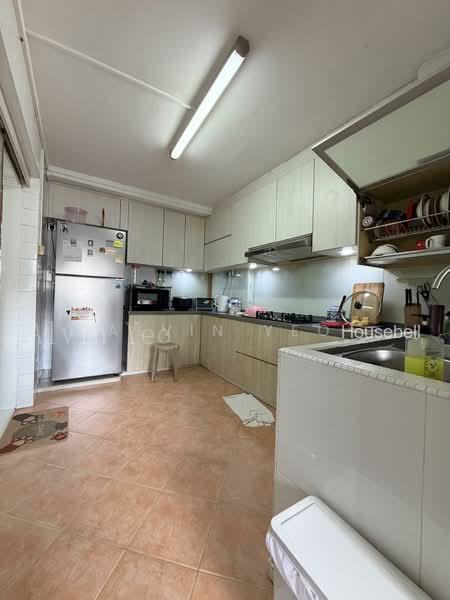 323 Woodlands Street 32, S$ 900 /mo, HDB - Jumbo
