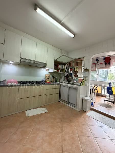 323 Woodlands Street 32, S$ 900 /mo, HDB - Jumbo