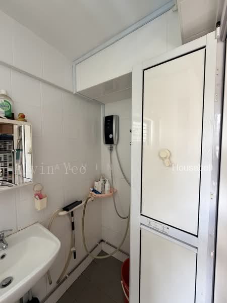 323 Woodlands Street 32, S$ 900 /mo, HDB - Jumbo