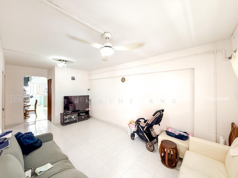 856 Tampines Street 82