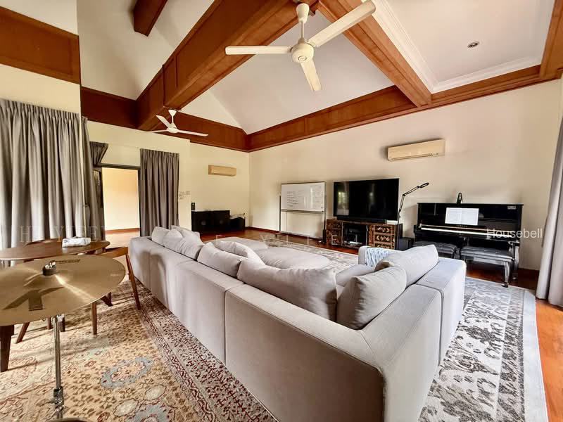 Charming GCB, Victoria Park Road, Bukit Timah Holland Village Enclave, S$ 32,000 (可协商价格) /月, 8,900 sqft, 有地 - Good Class Bungalow