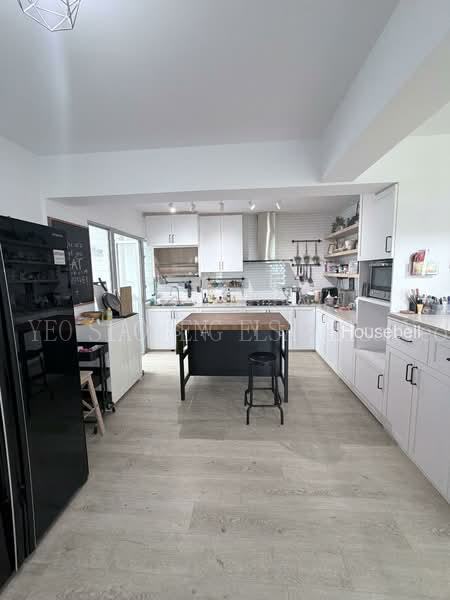 182B Woodlands Street 13