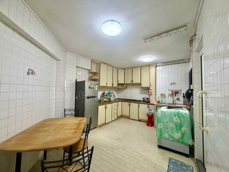 101 Bukit Batok West Avenue 6, S$ 1,500 (最低价格) /月, 150 sqft, 组屋 - 4 A