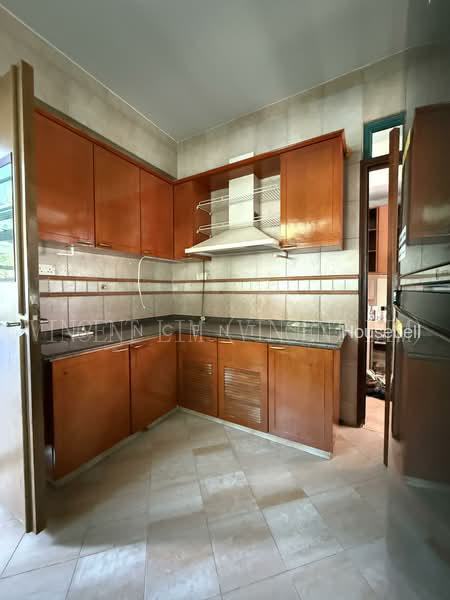 Kew crescent, S$ 10,000 (最低价格) /月, 4,500 sqft, 有地 - Semi-Detached House