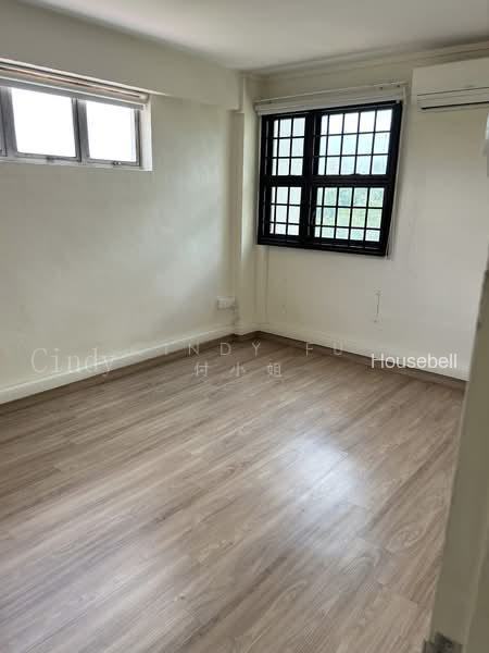 82 Commonwealth Close