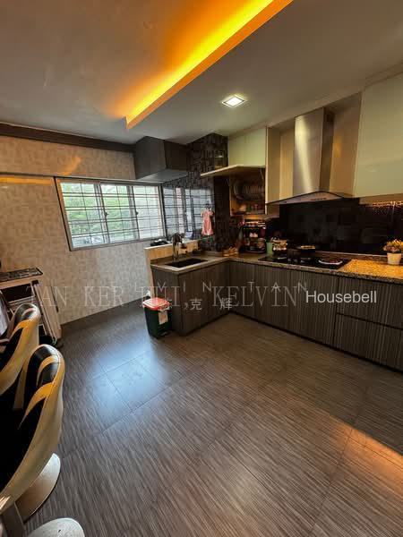 558 Jurong West Street 42
