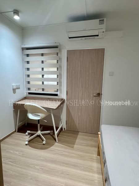 Lucky Plaza, S$ 2,000 /mo, 130 sqft, Condos - Apartment