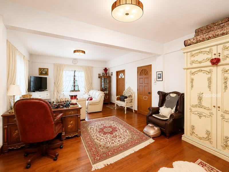 District 17 Detached with Wide Frontage & Sub-Divide Potential