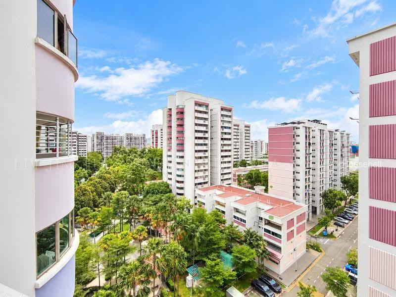 649 Hougang Avenue 8, S$ 788,000 (Negotiable), 1,292 sqft, HDB - 5 A