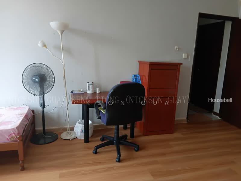 Spacious Master bedroom with attach bathroom available for rent! 014, S$ 2,100 /月, 1,200 sqft, 公寓 - Condominium