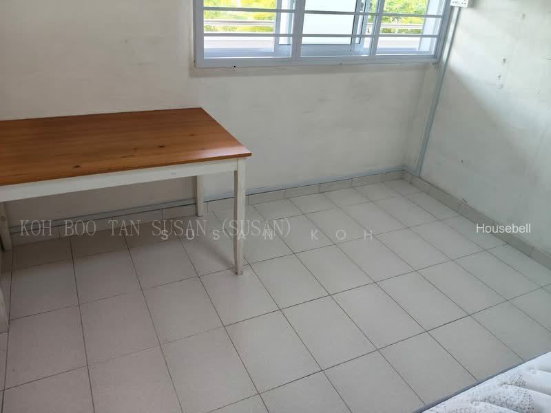 625 Yishun Street 61, S$ 700 /月, 100 sqft, 组屋 - 4 S