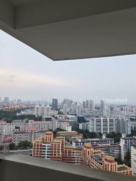 Female only coliving. Short walk to MRT & Food Center, S$ 1,420 /mo, Condos - Condominium