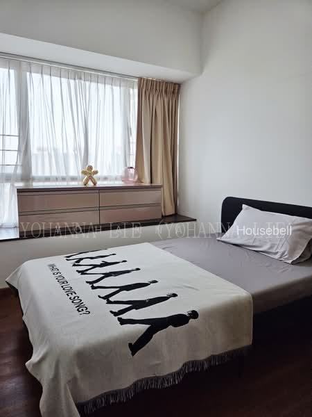 Female only coliving. Short walk to MRT & Food Center