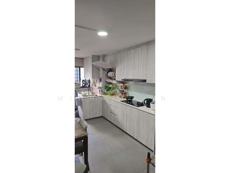 147 Yishun Street 11, S$ 1,350 (最低价格) /月, 150 sqft, 组屋 - 3 NG