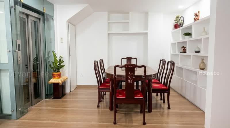 🔸EMINENCE✔️Renovated Freehold Corner Terrace near Mattar MRT(2)