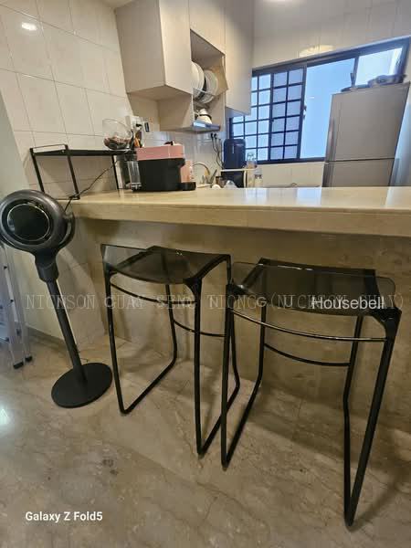 Master Bedroom and 4 Common Rooms available for rent in Bukit Purmei area, 050(6)