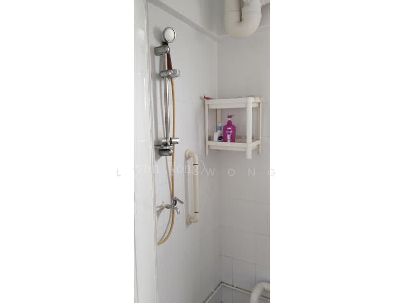 372 Clementi Avenue 4(4)