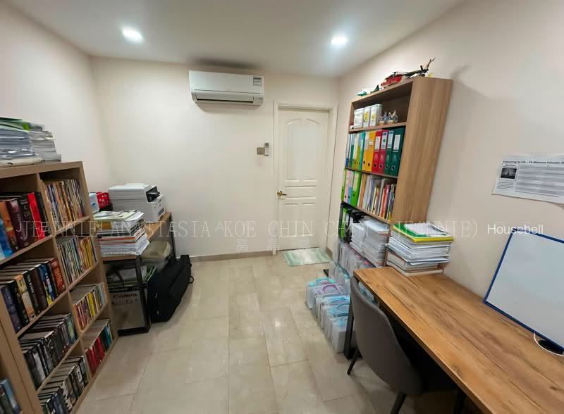 Star Buy 3 Storey Terrace @ Kovan/Hougang/Poh Huat/Kang Choo Bin, S$ 4,800,000, 2,800 sqft, Landed - Terraced House