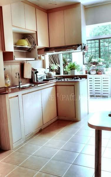 726 Jurong West Avenue 5, S$ 780,000, 1,571 sqft, HDB - Executive Maisonette