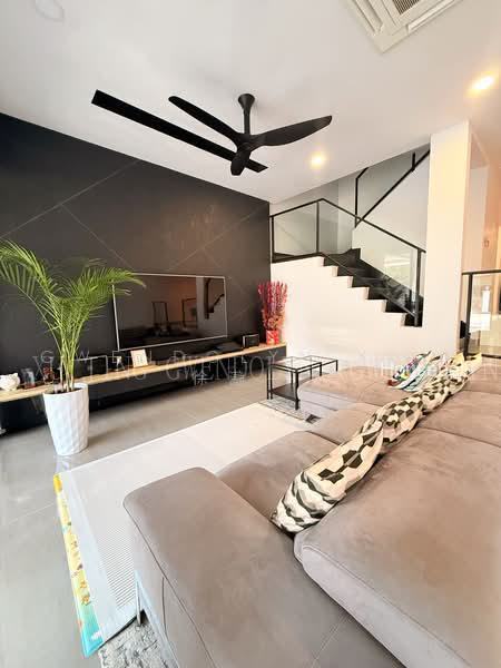 Near PLMS & Maris Stella Renovated Home, S$ 5,880,000 (可协商价格), 3,000 sqft, 有地 - Terraced House