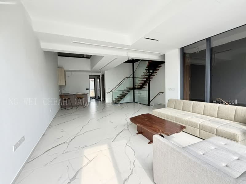 Unblock, Huge Land, Brand New 2.5sty + Basement, Good Layout, Park 2-3 Cars, Accessible, S$ 5,680,000 (可协商价格), 4,684 sqft, 有地 - Terraced House