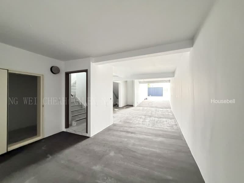 Unblock, Huge Land, Brand New 2.5sty + Basement, Good Layout, Park 2-3 Cars, Accessible, S$ 5,680,000 (可协商价格), 4,684 sqft, 有地 - Terraced House