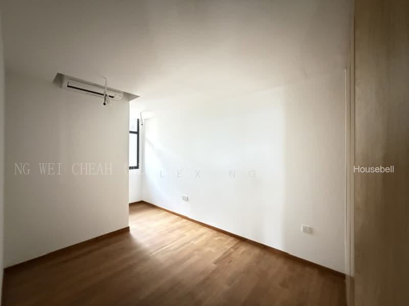 Unblock, Huge Land, Brand New 2.5sty + Basement, Good Layout, Park 2-3 Cars, Accessible, S$ 5,680,000 (可协商价格), 4,684 sqft, 有地 - Terraced House